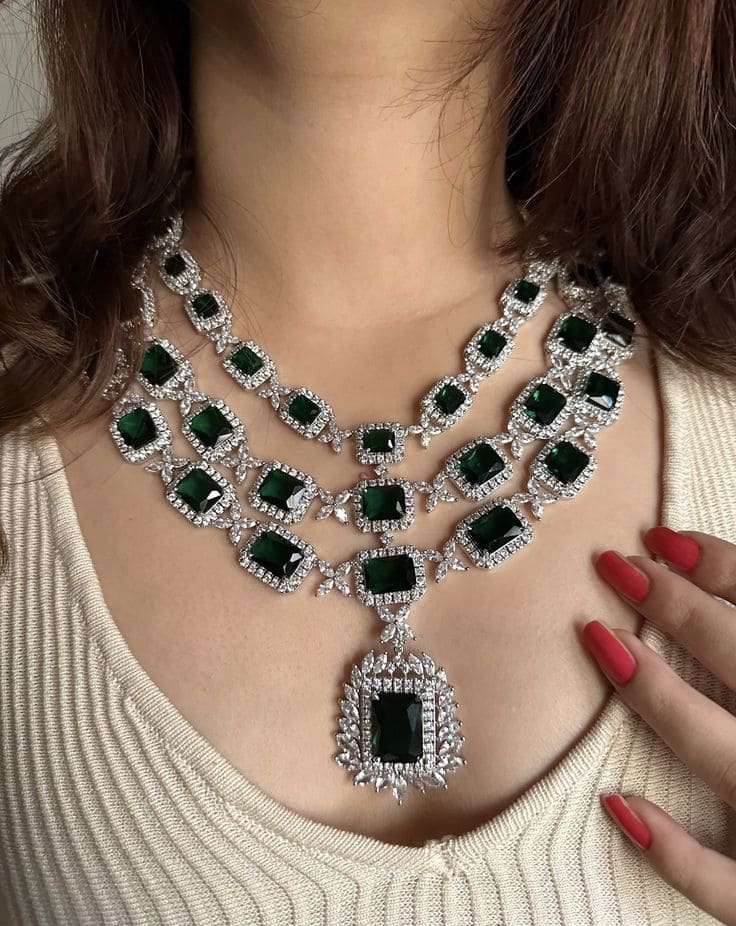 Exquisite Fancy Necklace Set with Earrings